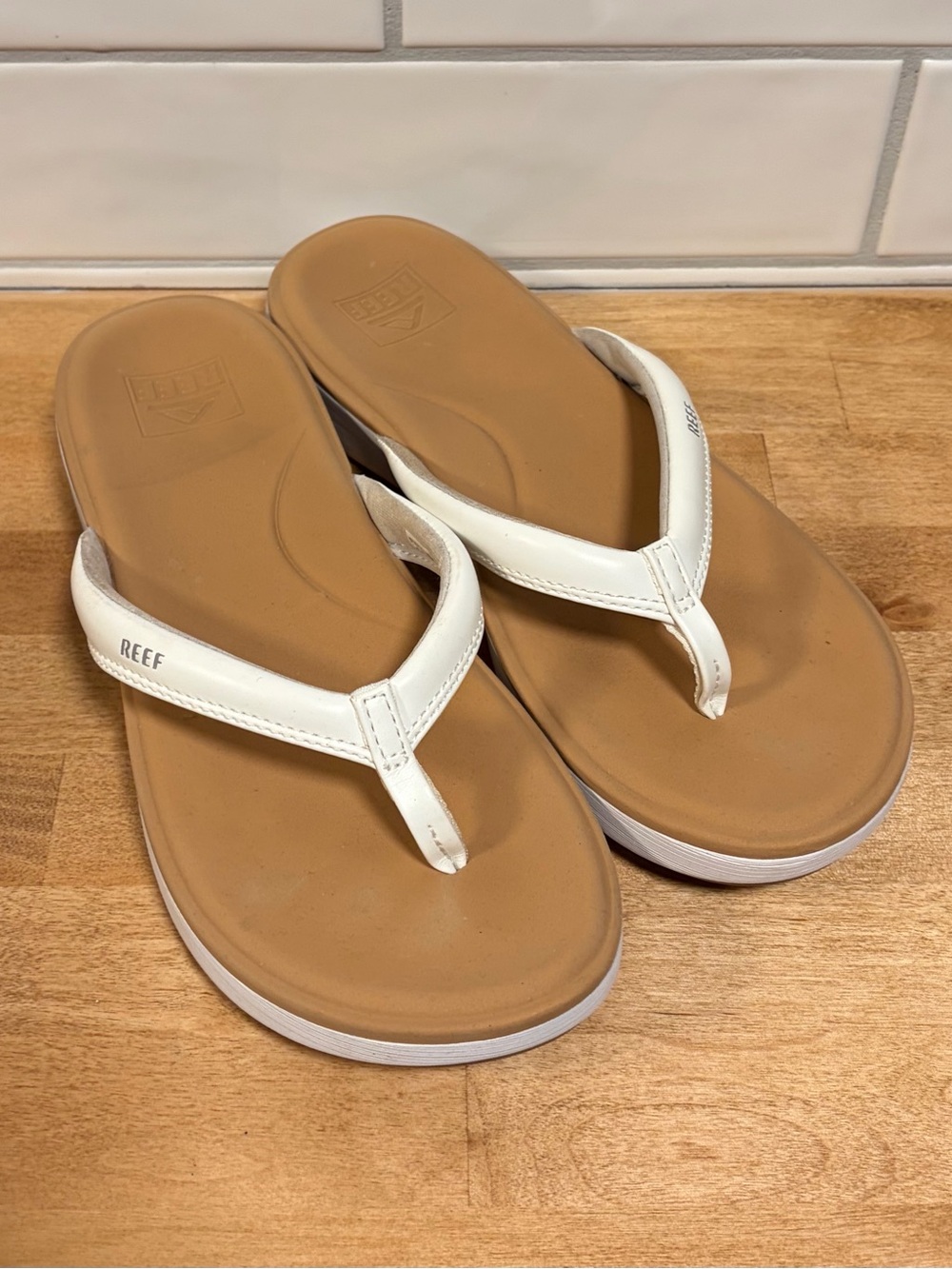 White Reef Sandals sz8